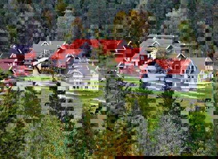 Eksteriørprisen 2023 Gård Sveitser Hvitmalt Klassisk2